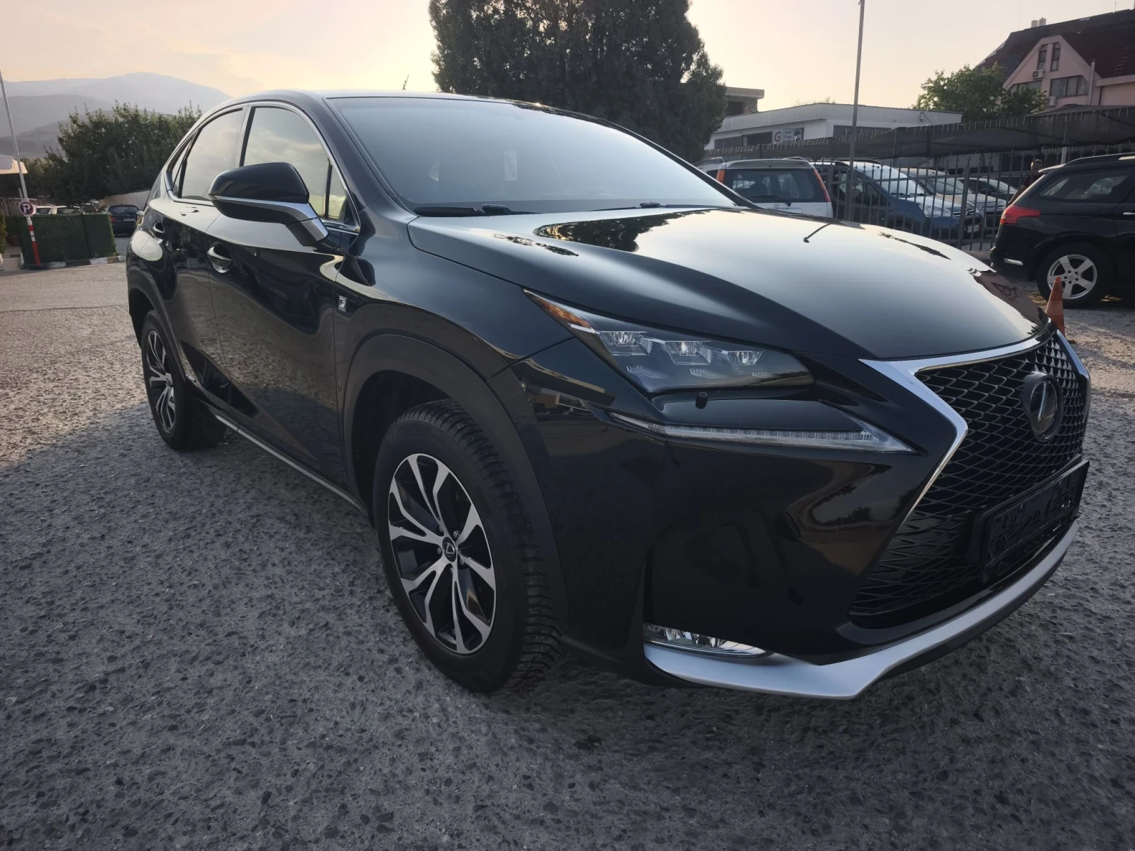 Lexus NX 300h F SPORT 4X4 FULL SERVICE IN LEXUS NEW , снимка 3 - Автомобили и джипове - 54786885