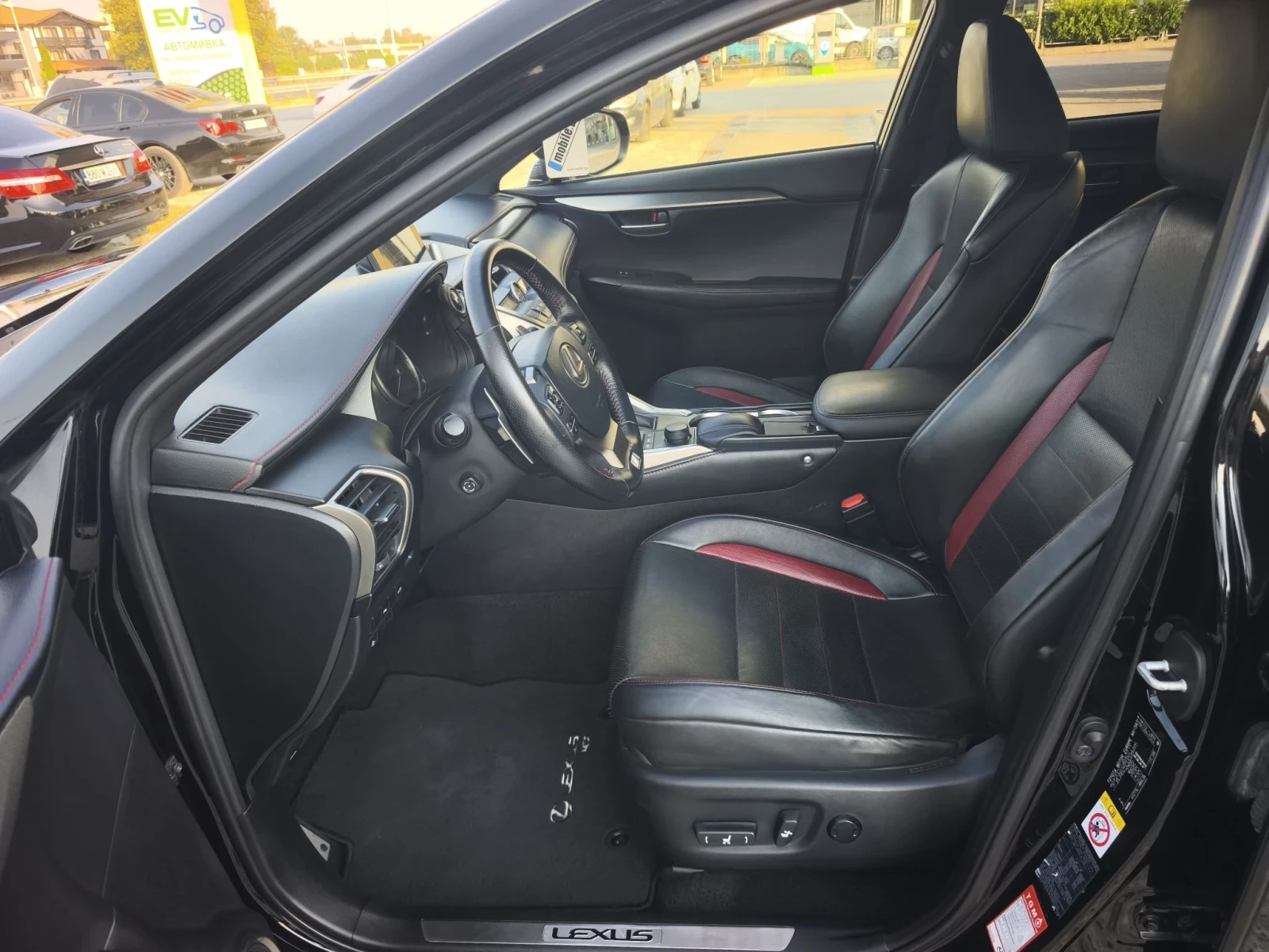 Lexus NX 300h F SPORT 4X4 FULL SERVICE IN LEXUS NEW , снимка 8 - Автомобили и джипове - 54786885