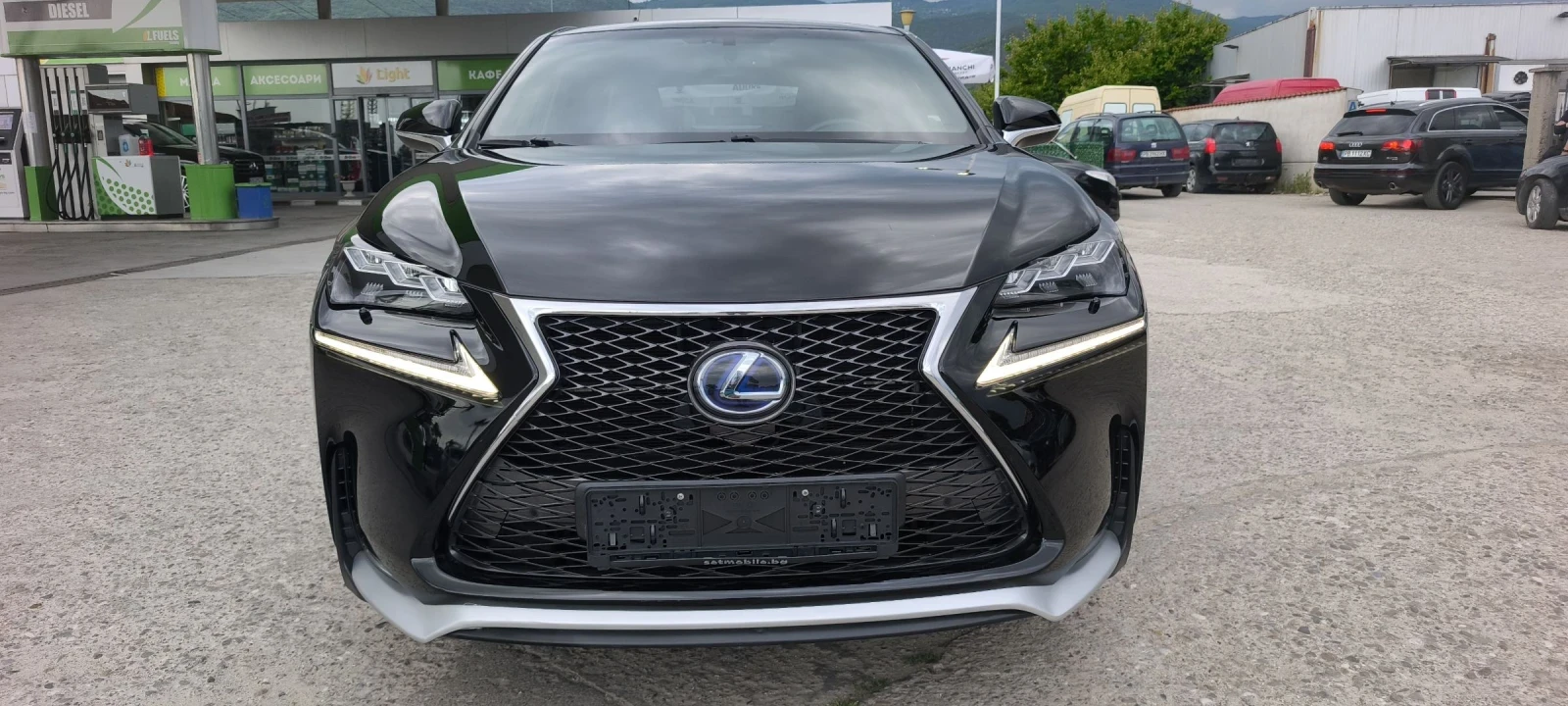 Lexus NX 300h F SPORT 4X4 FULL SERVICE IN LEXUS NEW , снимка 2 - Автомобили и джипове - 54786885