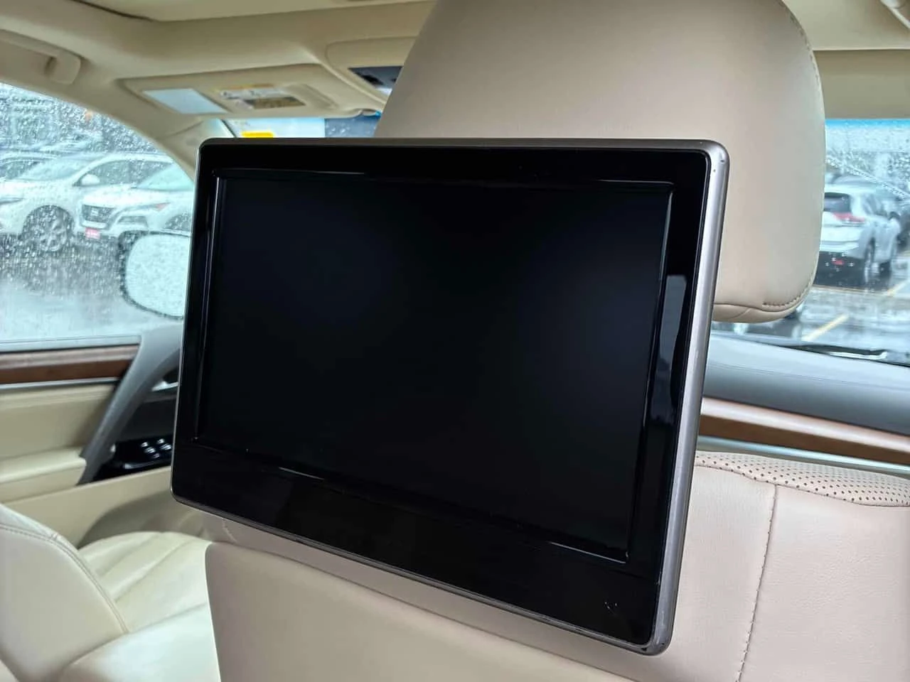 Lexus LX 570 ОБДУХВАНЕ * ПОДГРЕВИ * ПАНО * KEYLESS * CARFAX, снимка 17 - Автомобили и джипове - 54930274