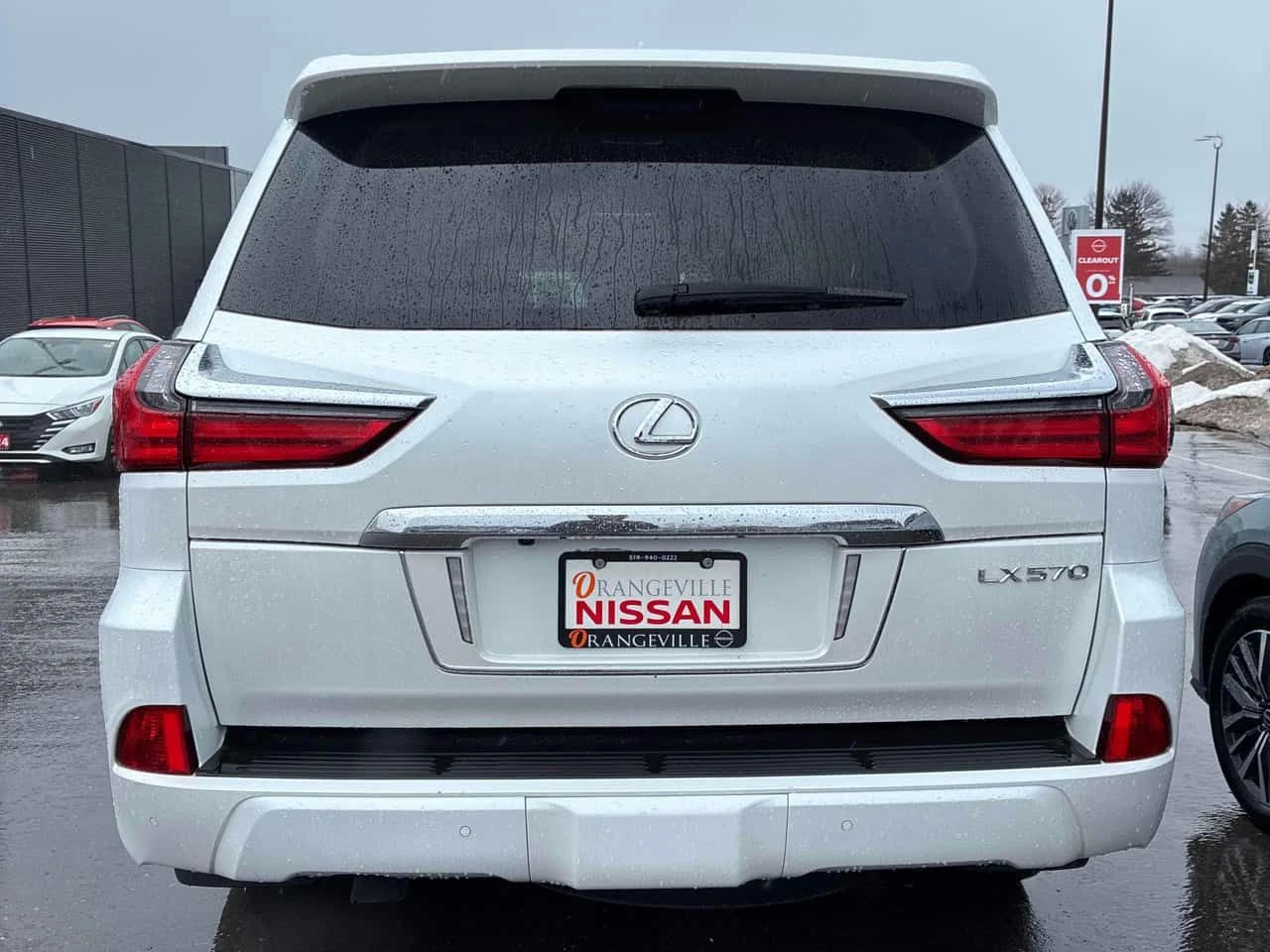 Lexus LX 570 ОБДУХВАНЕ * ПОДГРЕВИ * ПАНО * KEYLESS * CARFAX, снимка 4 - Автомобили и джипове - 54930274