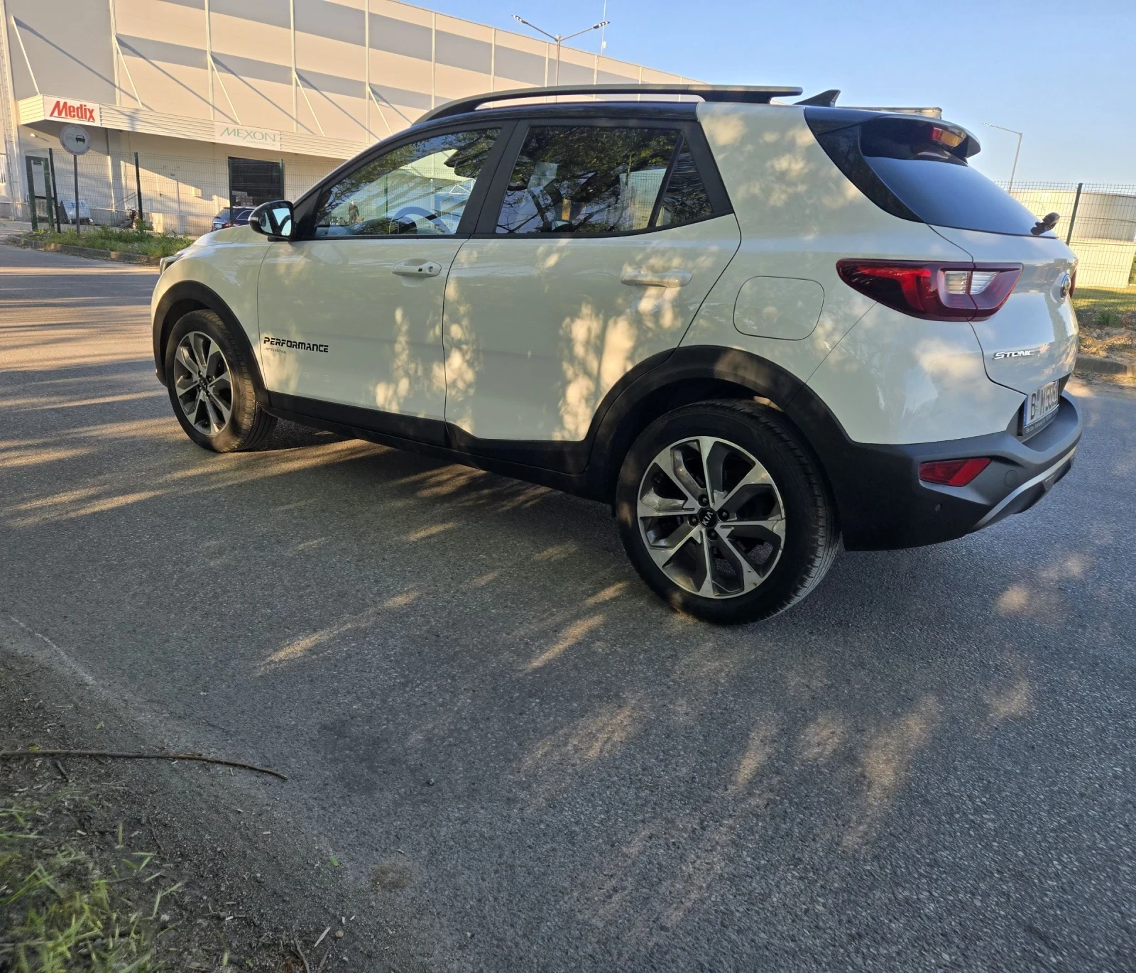 Kia Stonic T GDI 120kc.- NAVI- CARPLAY- WAZE, снимка 8 - Автомобили и джипове - 55005631