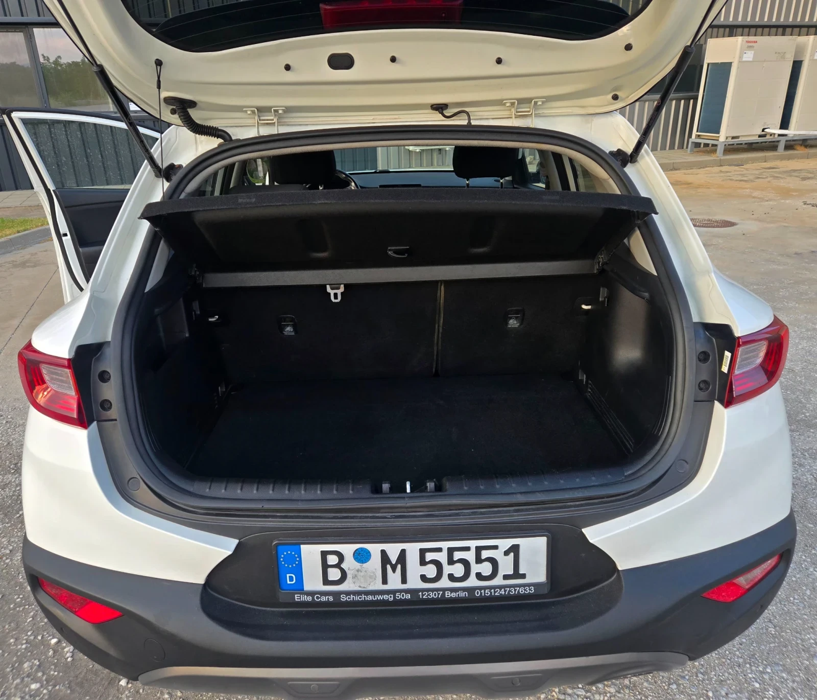 Kia Stonic T GDI 120kc.- NAVI- CARPLAY- WAZE, снимка 12 - Автомобили и джипове - 55369949