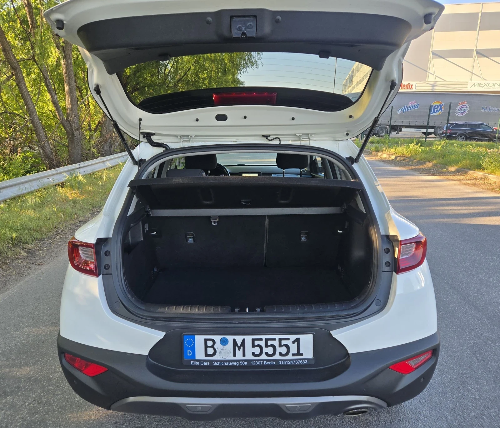 Kia Stonic T GDI 120kc.- NAVI- CARPLAY- WAZE, снимка 7 - Автомобили и джипове - 55005631