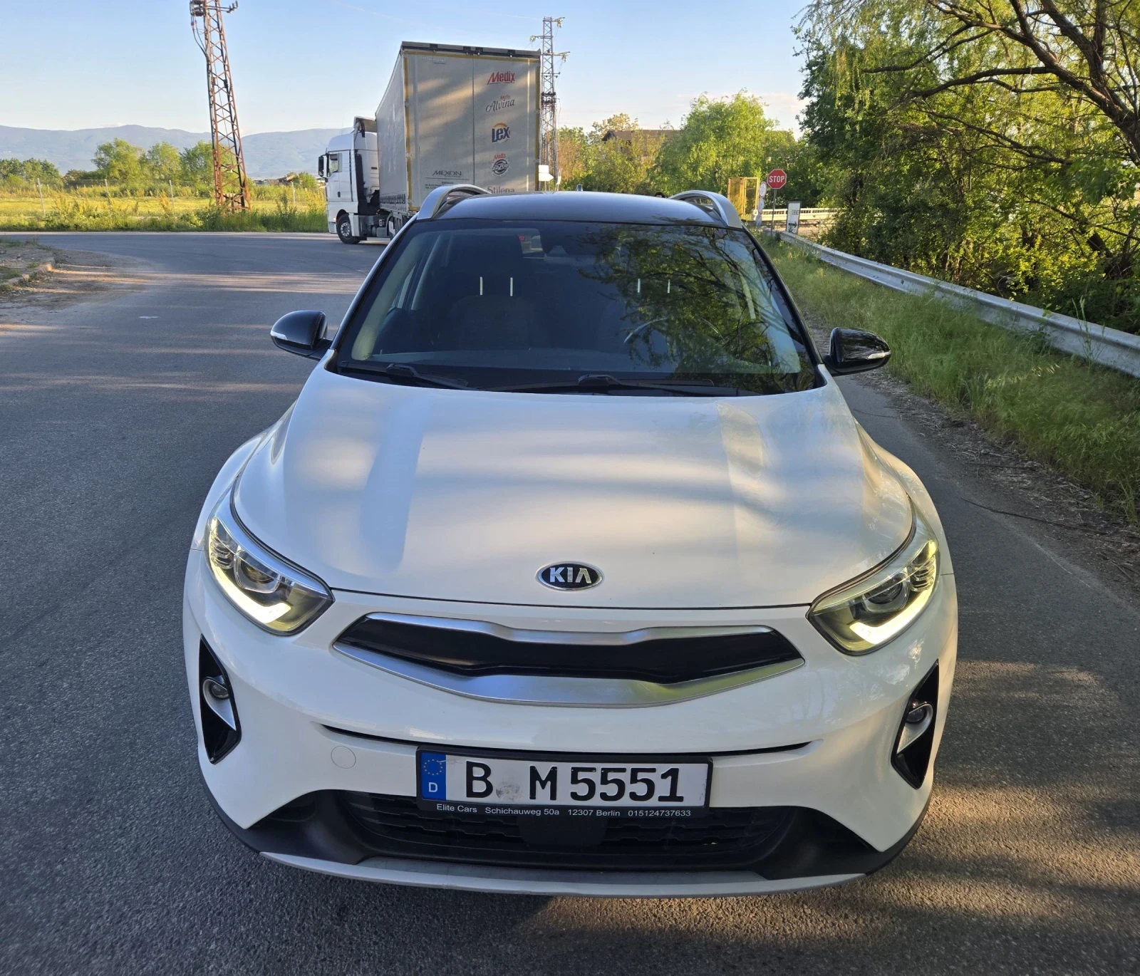 Kia Stonic T GDI 120kc.- NAVI- CARPLAY- WAZE, снимка 5 - Автомобили и джипове - 55005631
