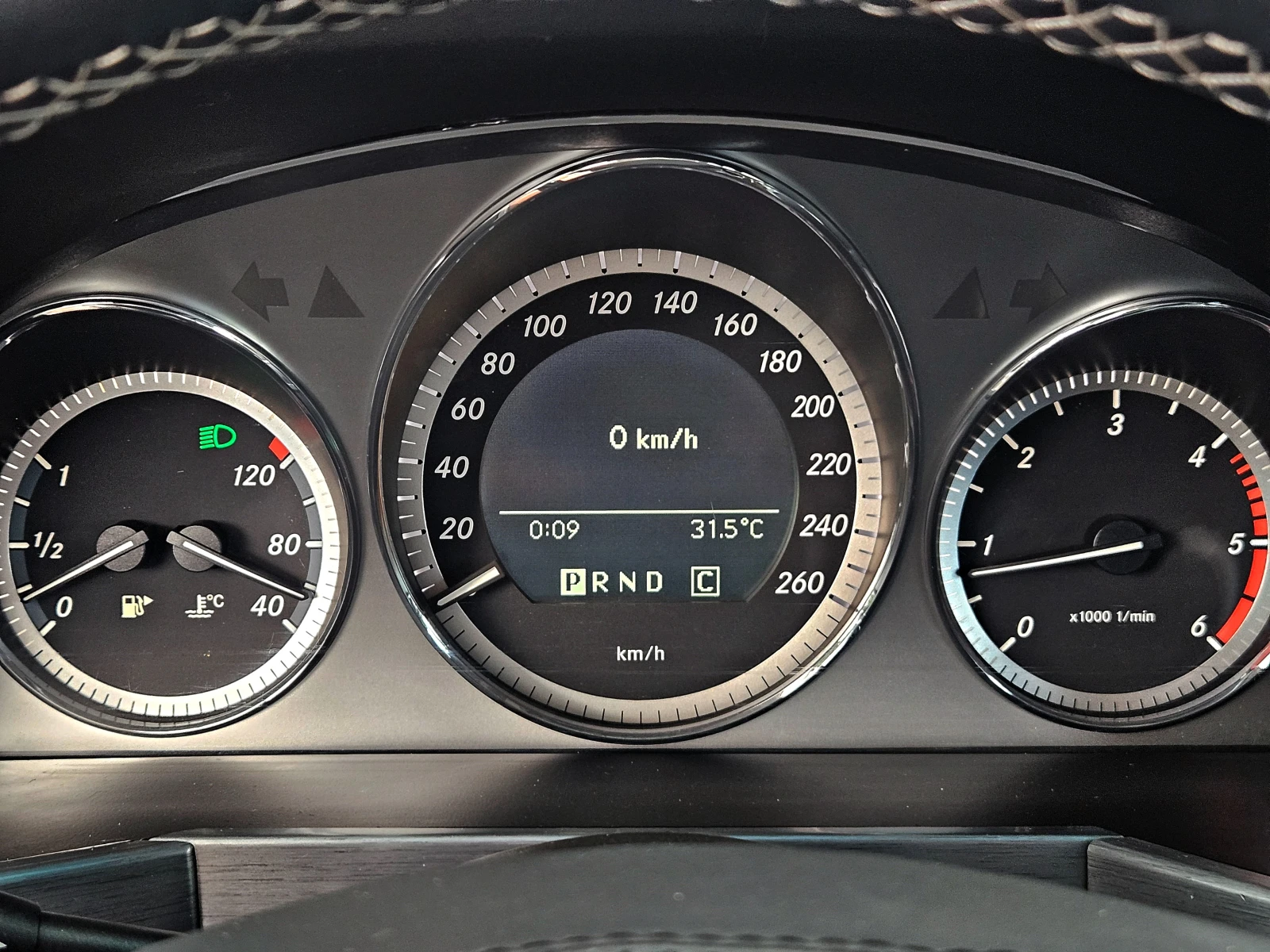 Mercedes-Benz GLK 220CDI/AMG/CAMERA/CAR PLAY/WAZE/AUTO HOLD/LIZING, снимка 10 - Автомобили и джипове - 55128228