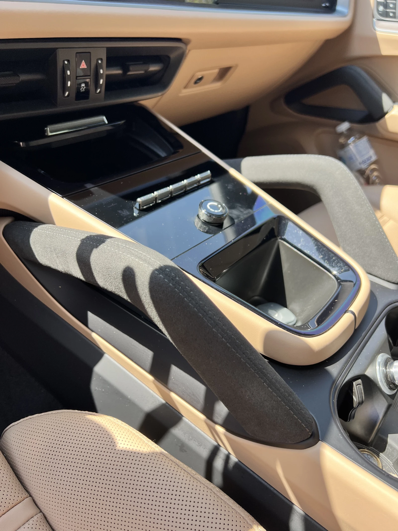 Porsche Cayenne E-Hybrid, снимка 13 - Автомобили и джипове - 55816145