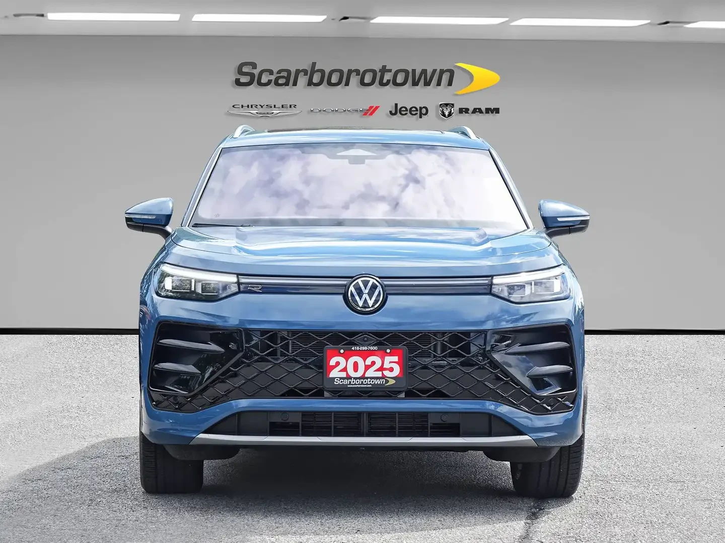 VW Tiguan R-Line | MASSAGE| 360| HEADS UP| ОБДУХВАНЕ, снимка 2 - Автомобили и джипове - 56056538
