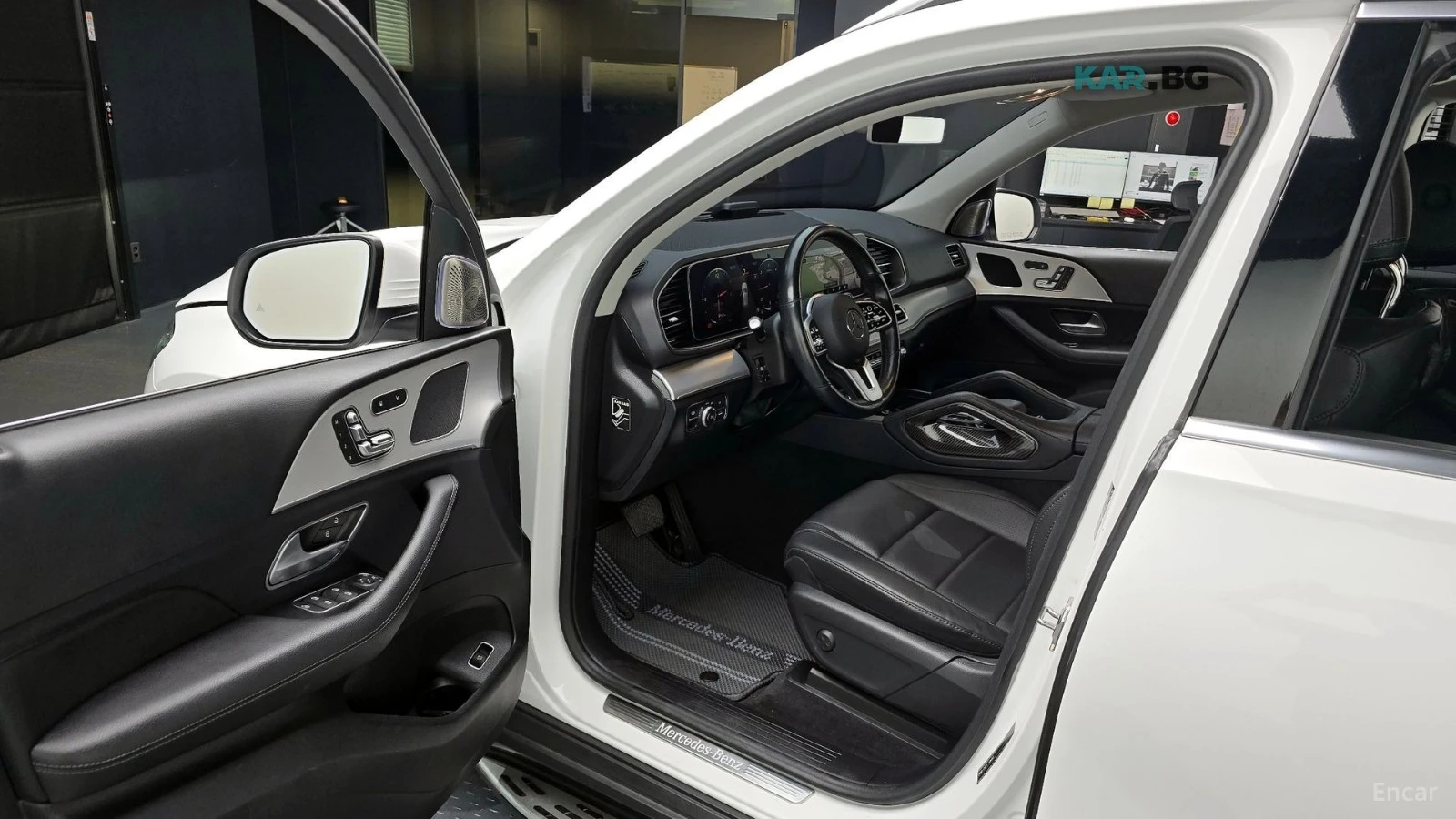Mercedes-Benz GLE 300 КАМЕРА* ПАМЕТ* ПОДГРЕВ* HEADUP* , снимка 11 - Автомобили и джипове - 56070816