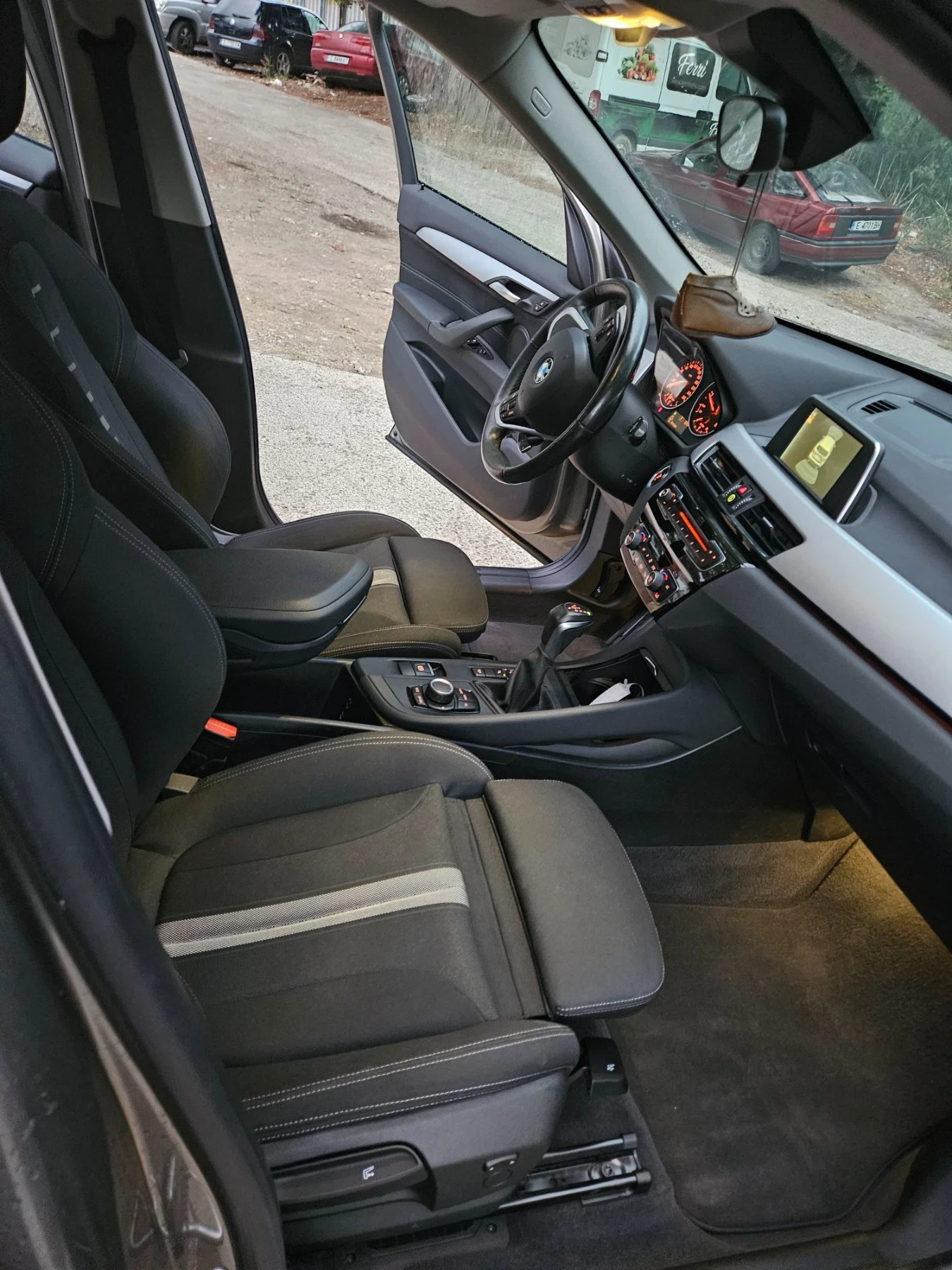 BMW X1, снимка 10 - Автомобили и джипове - 56436950