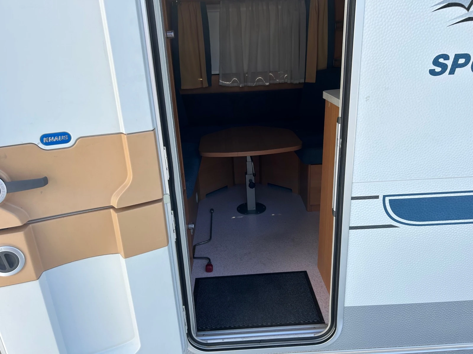  Knaus | Mobile.bg   11