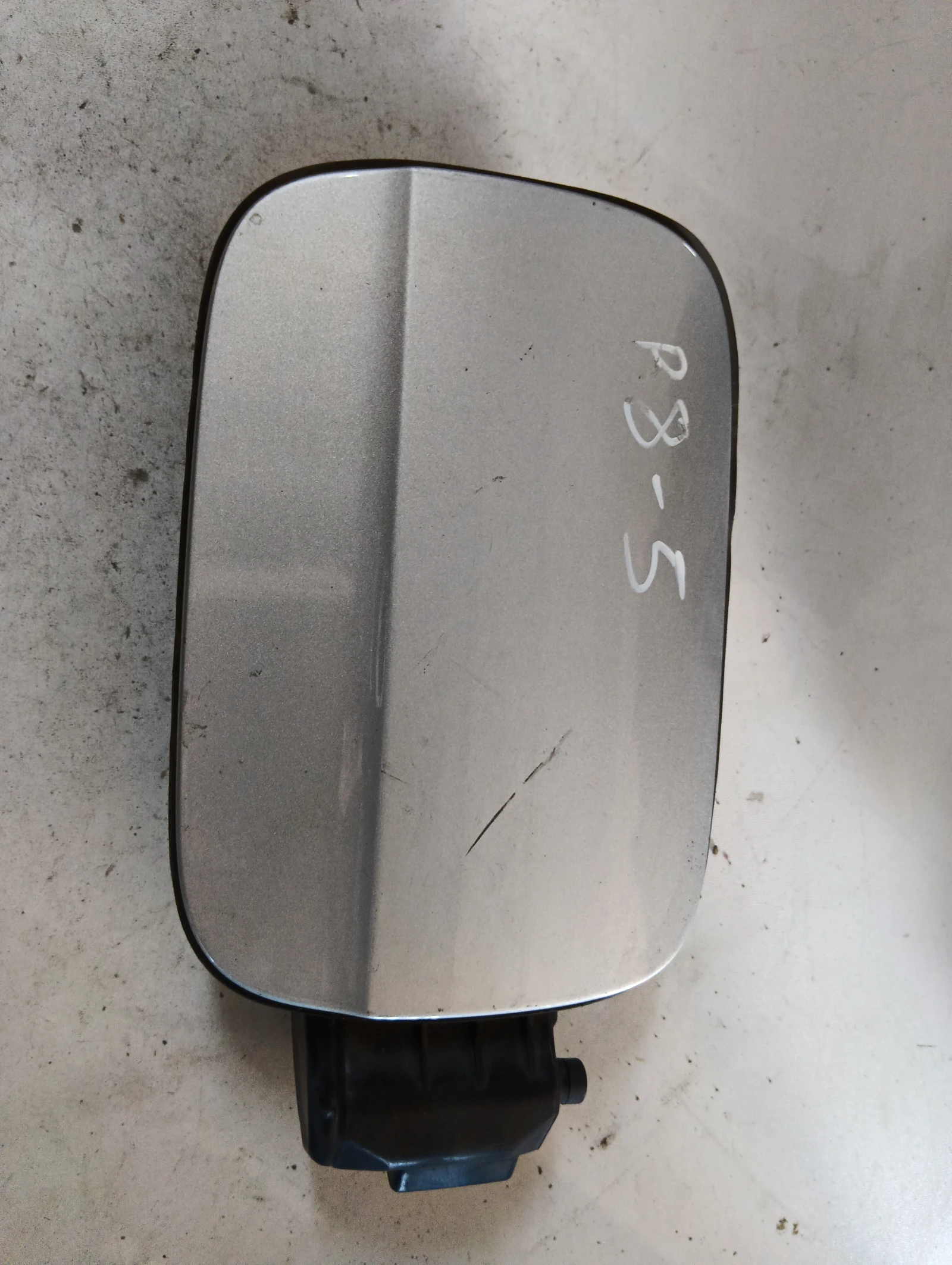 вратичка резервоар СИВА  8K0809999A Audi A4
