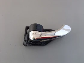 Дръжка врата вътрешна предна лява Тойота Рав4 (15)