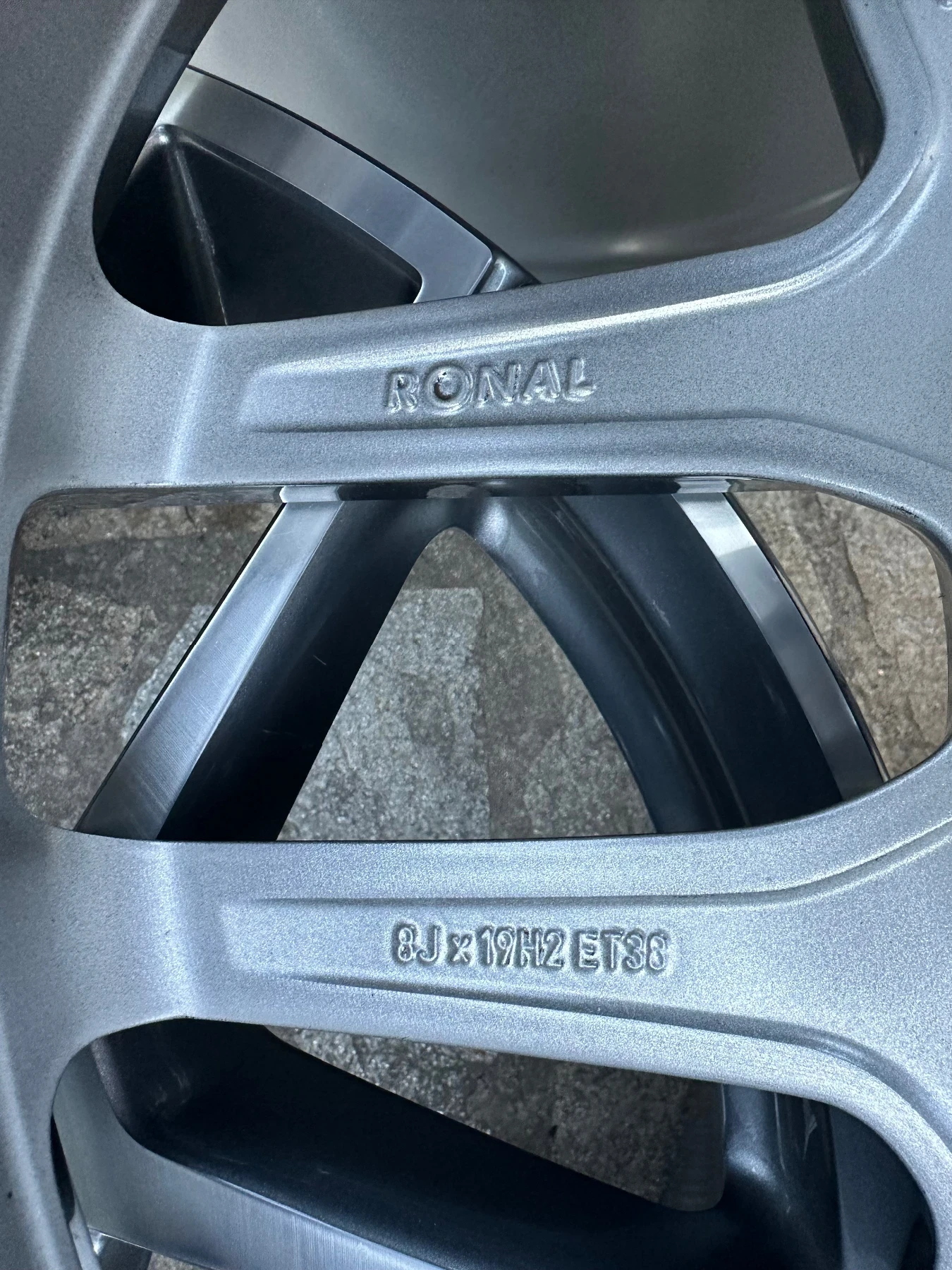    235/45R19  Mercedes-Benz GLA 45 AMG | Mobile.bg   14