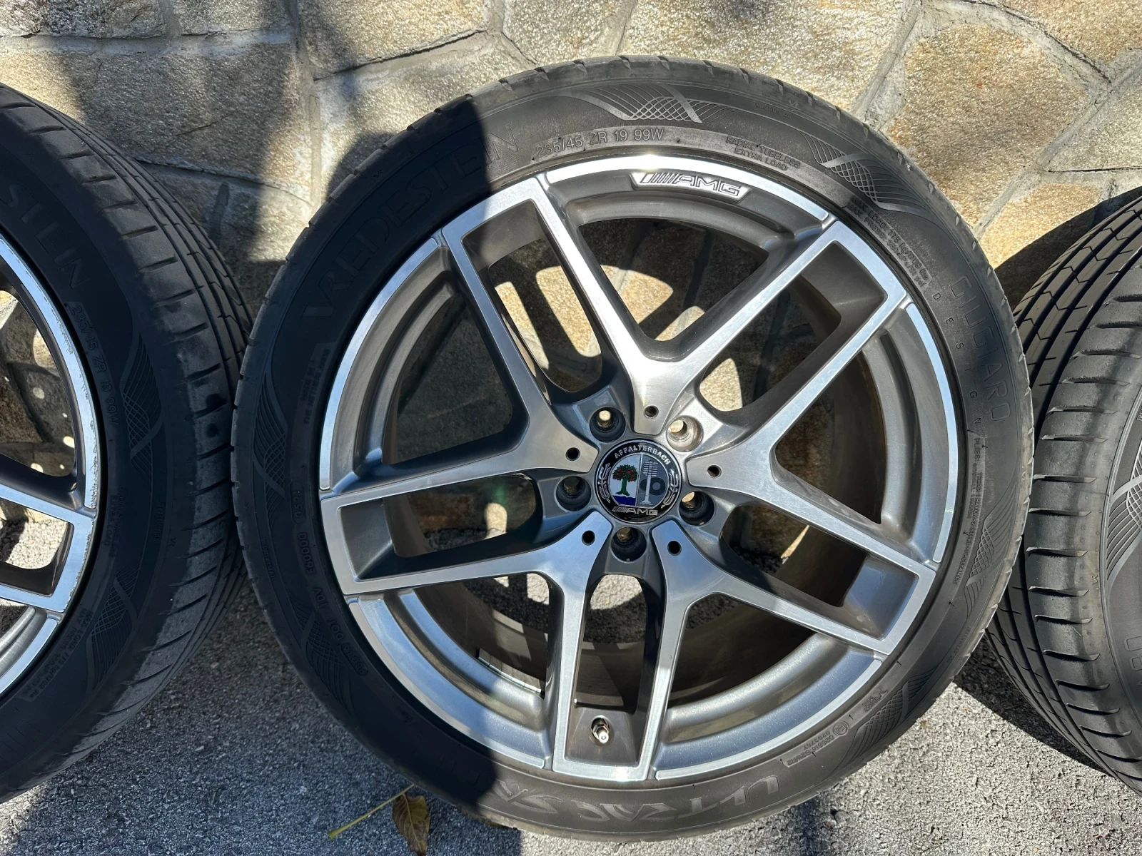    235/45R19  Mercedes-Benz GLA 45 AMG | Mobile.bg   5