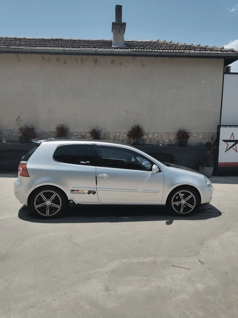 VW Golf 5, снимка 5 - Автомобили и джипове - 47123425