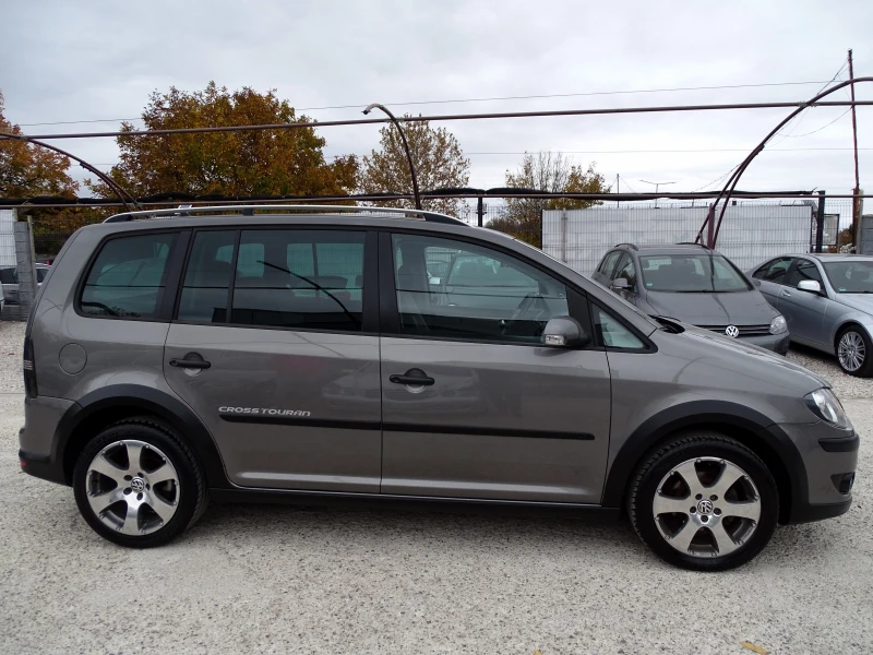 VW Touran CROSS_2.0TDI_* , снимка 8 - Автомобили и джипове - 47908527