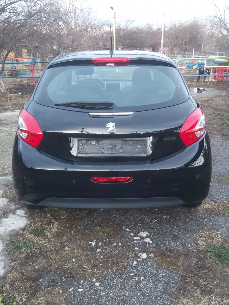 Peugeot 208 1.2 бензин, снимка 5 - Автомобили и джипове - 48620690