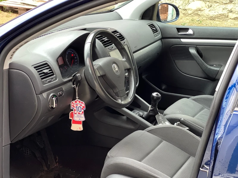 VW Golf 1.6, снимка 6 - Автомобили и джипове - 53292452