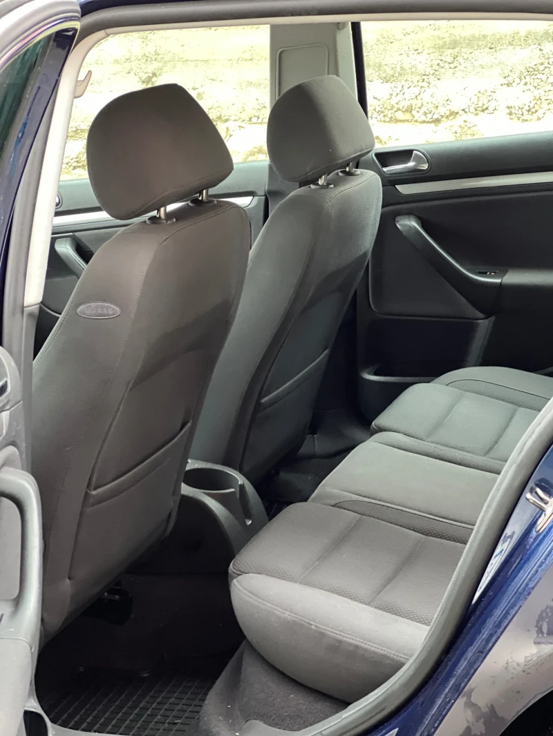 VW Golf 1.6, снимка 8 - Автомобили и джипове - 53292452