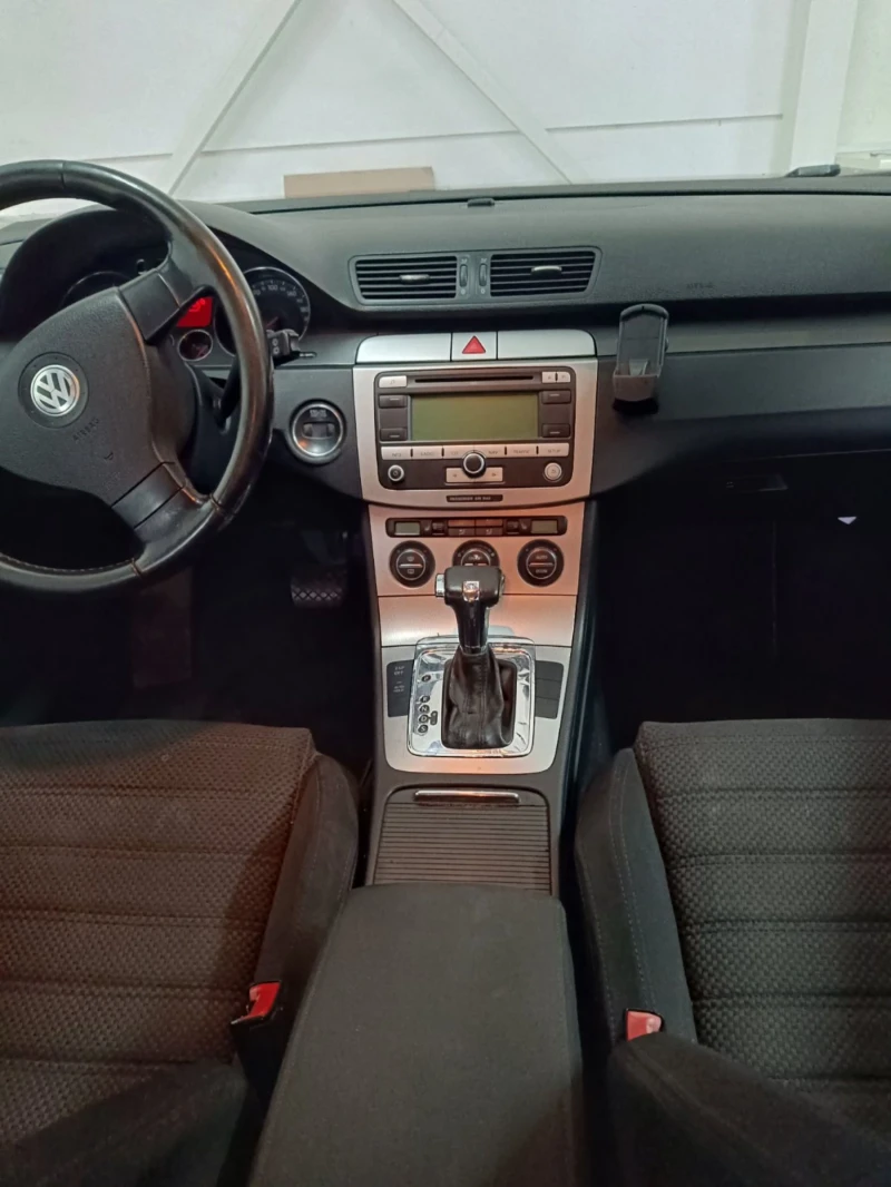 VW Passat, снимка 4 - Автомобили и джипове - 52693353