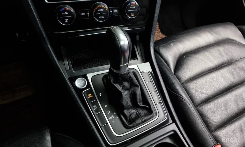 VW Golf, снимка 9 - Автомобили и джипове - 53058300