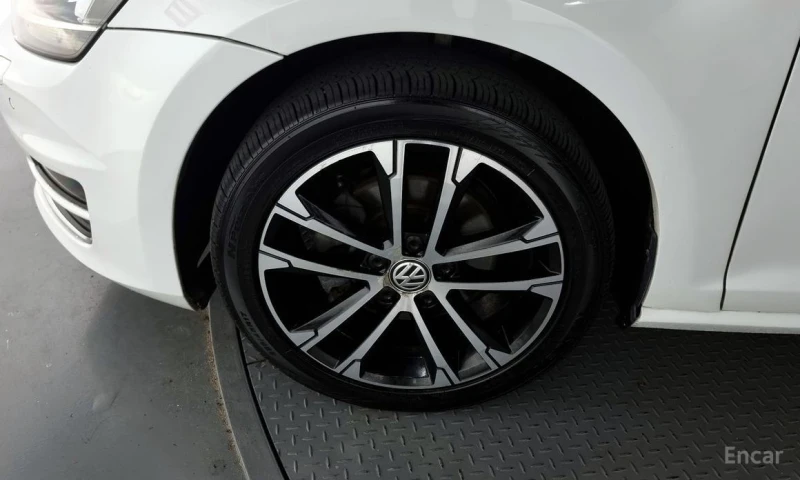 VW Golf, снимка 5 - Автомобили и джипове - 53058300