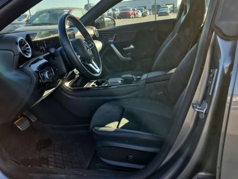 Mercedes-Benz CLA 250 AMG LINE* NIGHT PACKAGE* CARFAX * PANORAMA* KEYLES, снимка 10 - Автомобили и джипове - 53595228