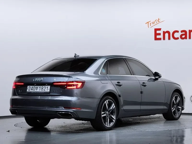 Audi A4 2.0 TFSI Premium - САМО 30% АВАНС, снимка 2 - Автомобили и джипове - 56253844