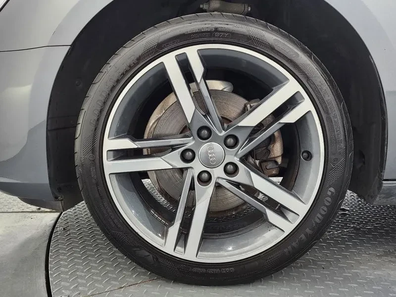Audi A4 2.0 TFSI Premium - САМО 30% АВАНС, снимка 5 - Автомобили и джипове - 56253844