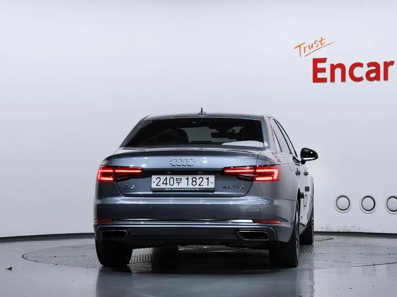 Audi A4 2.0 TFSI Premium - САМО 30% АВАНС, снимка 4 - Автомобили и джипове - 56253844