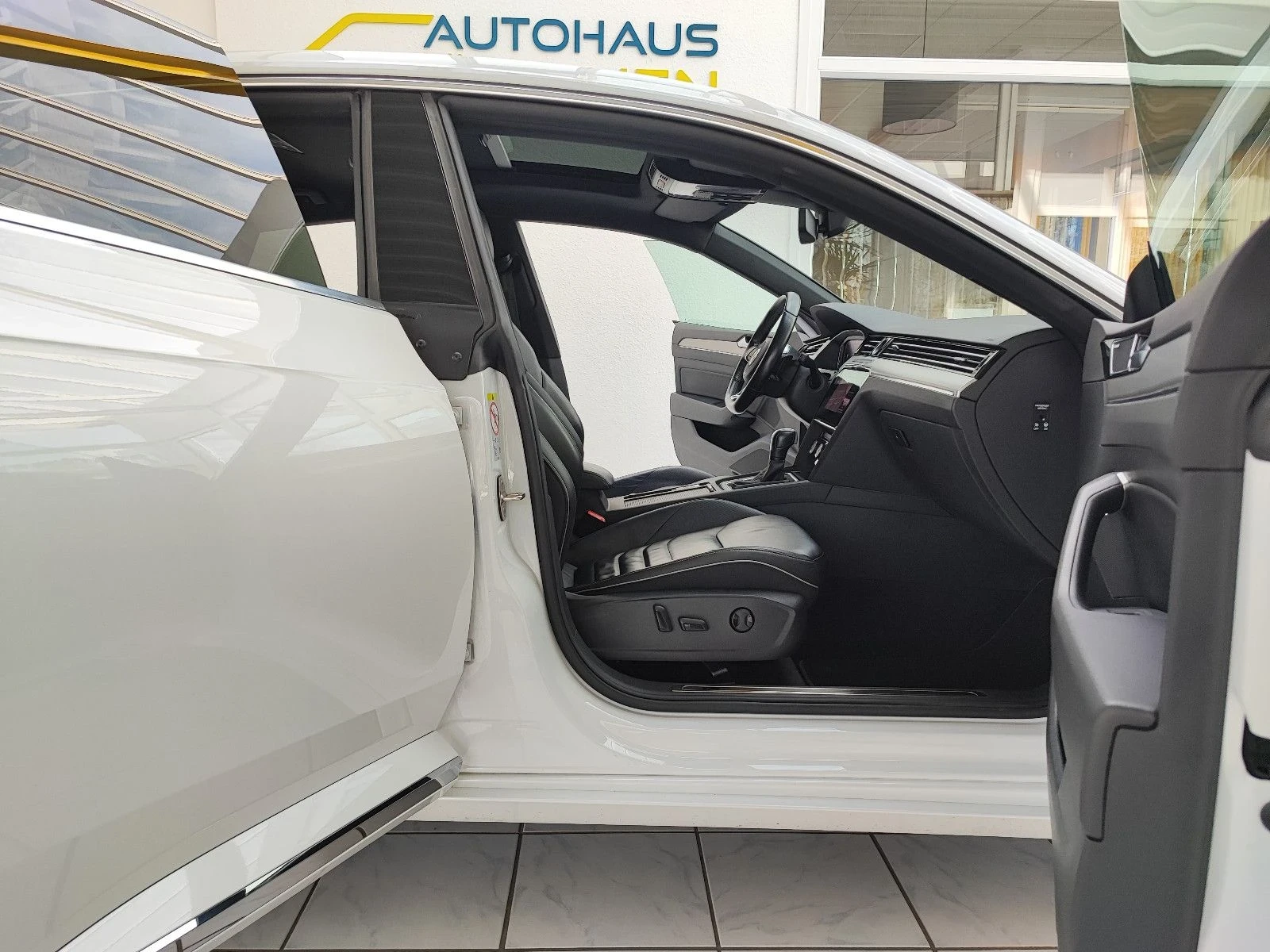 VW Arteon 2.0 - изображение 10