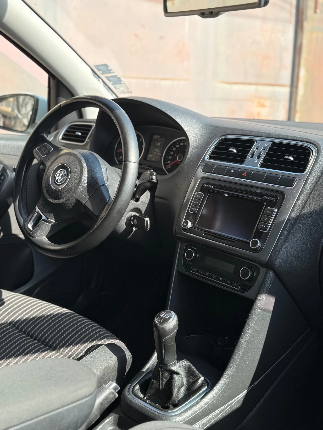 VW Polo HighLine 1.4FSI, снимка 8 - Автомобили и джипове - 53623950