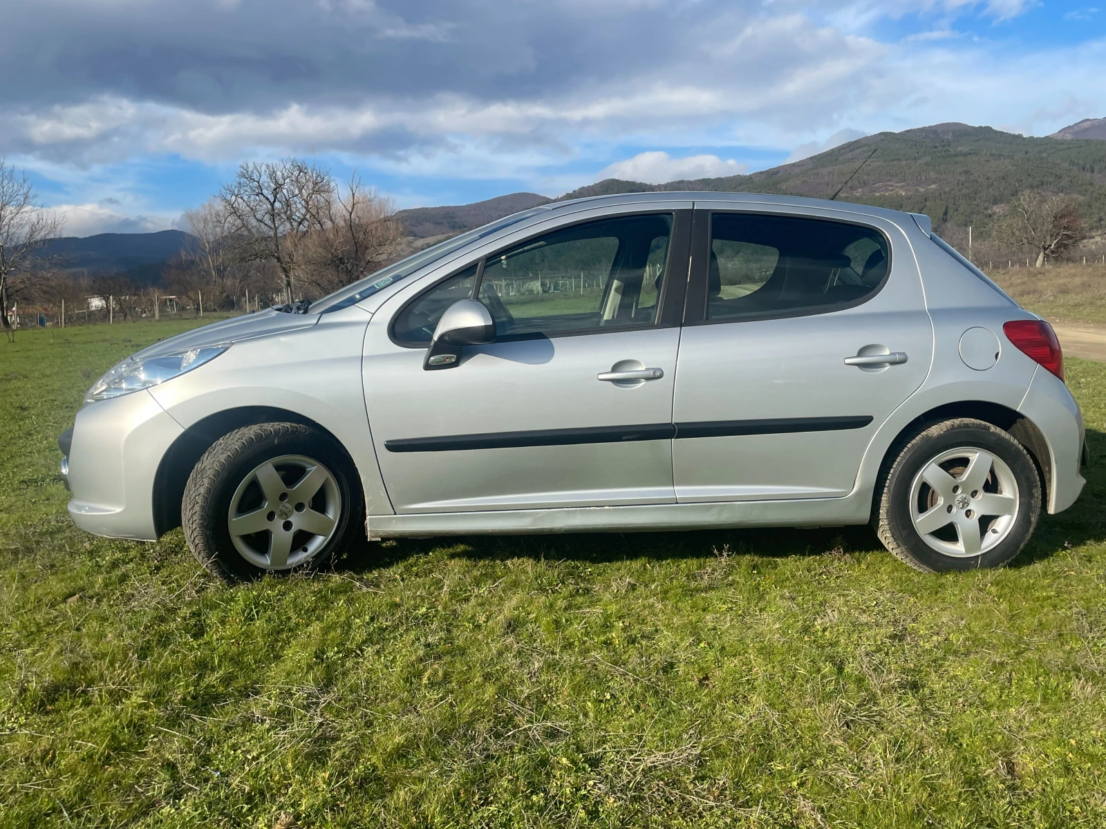 Peugeot 207, снимка 2 - Автомобили и джипове - 53737448