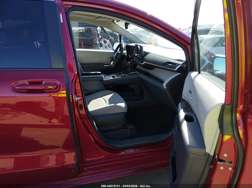 Toyota Sienna 2.5l Le, снимка 5 - Автомобили и джипове - 53937068