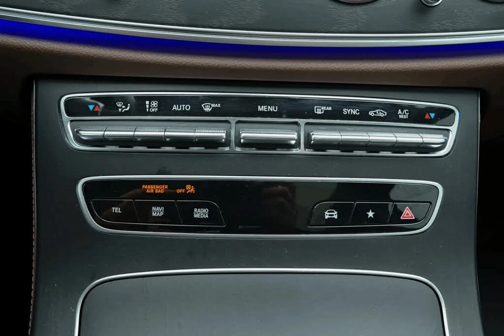 Mercedes-Benz E 350 4MATIC* АвтоКредит* (ЦЕНА ДО БГ), снимка 16 - Автомобили и джипове - 53966076