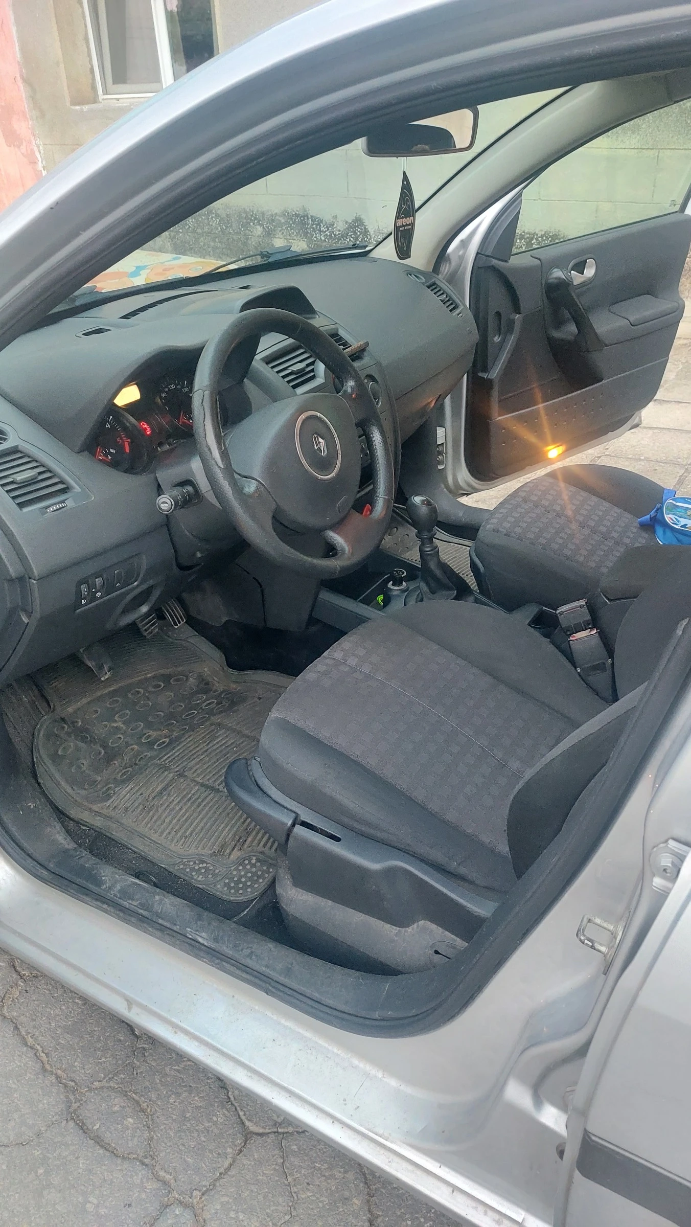 Renault Megane, снимка 2 - Автомобили и джипове - 54196770