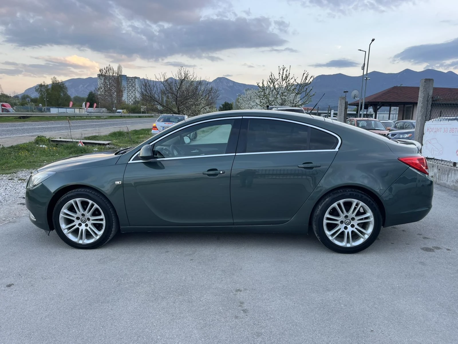 Opel Insignia 2.0CDTI 160кс EURO 5B 6 СКОРОСТИ КСЕНОН АВТОПИЛОТ, снимка 6 - Автомобили и джипове - 54240570