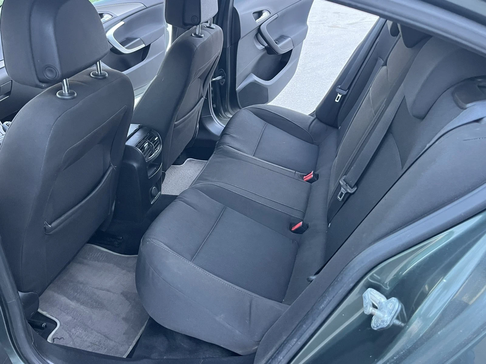 Opel Insignia 2.0CDTI 160кс EURO 5B 6 СКОРОСТИ КСЕНОН АВТОПИЛОТ, снимка 9 - Автомобили и джипове - 54240570