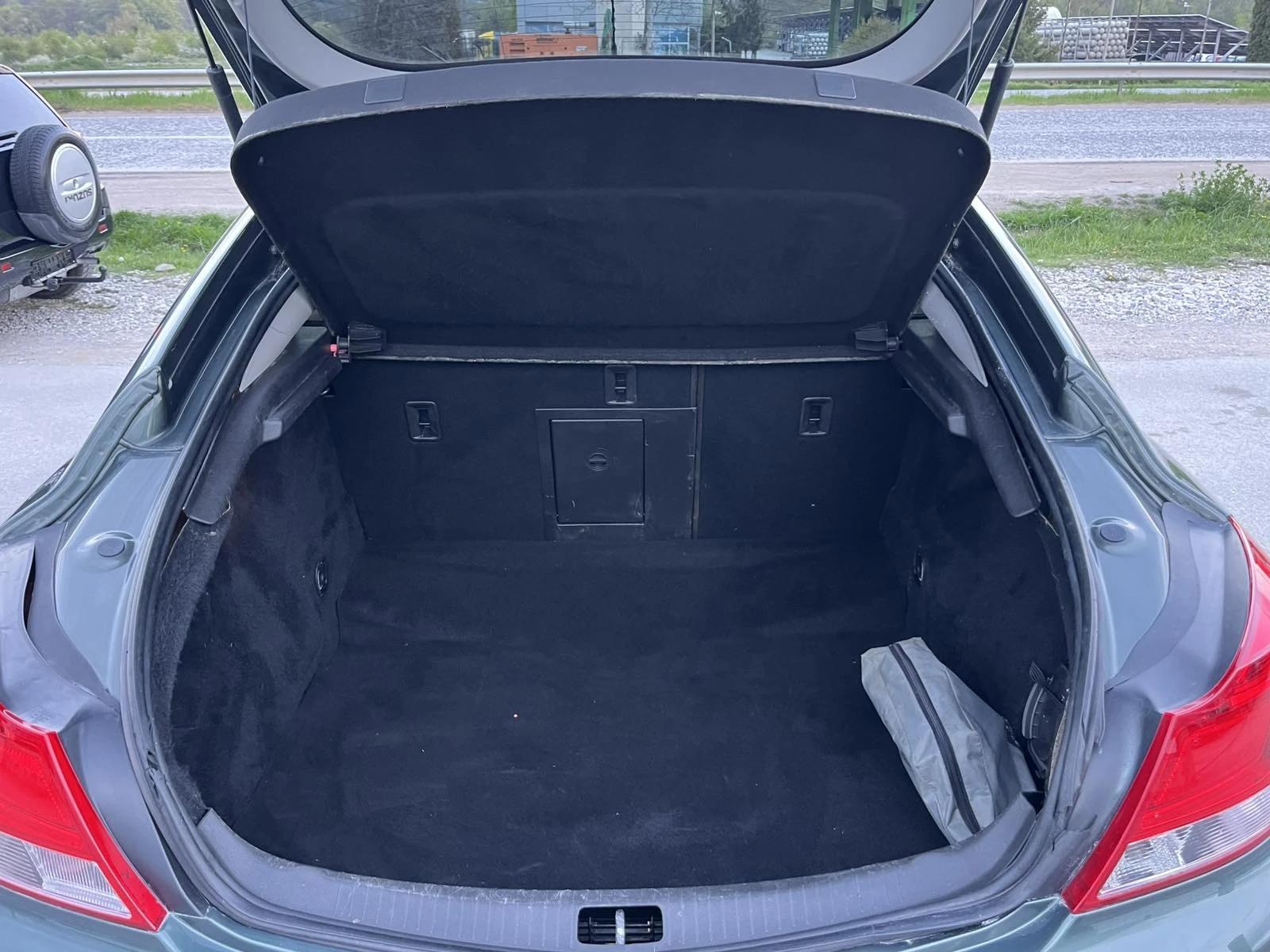 Opel Insignia 2.0CDTI 160кс EURO 5B 6 СКОРОСТИ КСЕНОН АВТОПИЛОТ, снимка 15 - Автомобили и джипове - 54240570