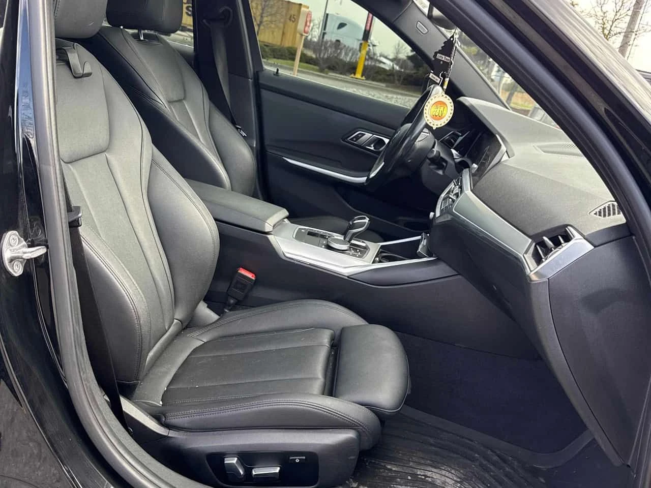BMW 330  xDrive / CARFAX / КЛИП НА МОТОРА , снимка 12 - Автомобили и джипове - 54639846