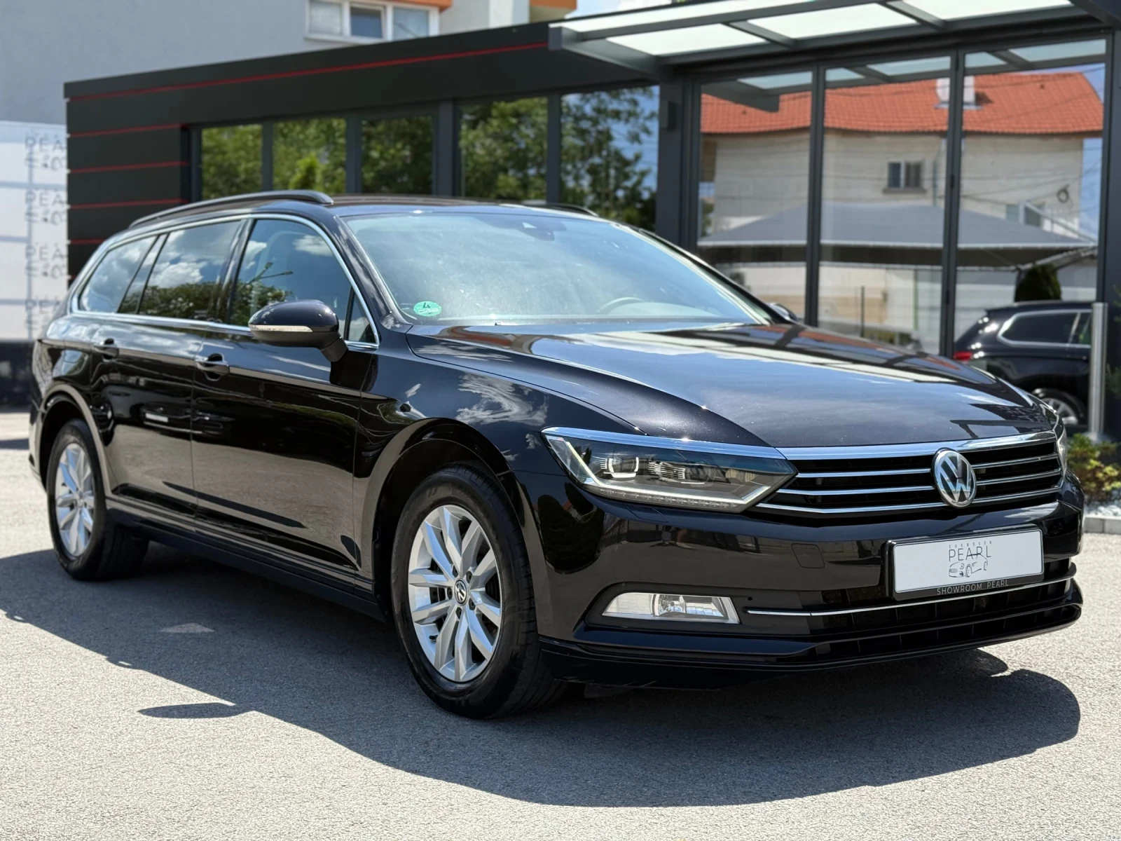 VW Passat 2.0TDI DSG BlueMotion Widescreen NAVI Comfort LED, снимка 3 - Автомобили и джипове - 54668482