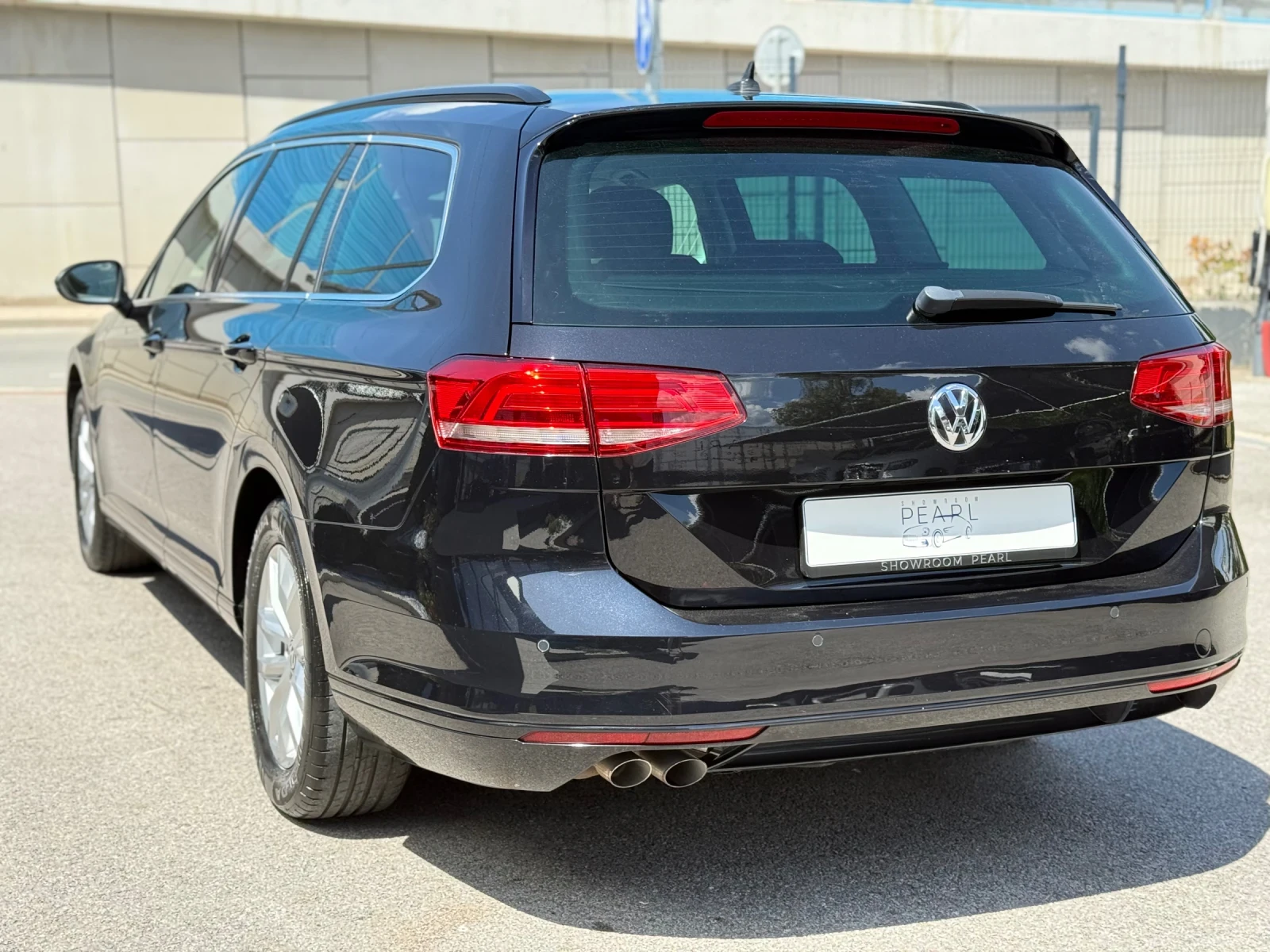 VW Passat 2.0TDI DSG BlueMotion Widescreen NAVI Comfort LED, снимка 8 - Автомобили и джипове - 54668482