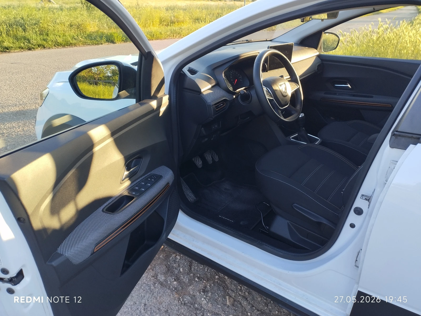 Dacia Sandero LPG, снимка 13 - Автомобили и джипове - 54808414