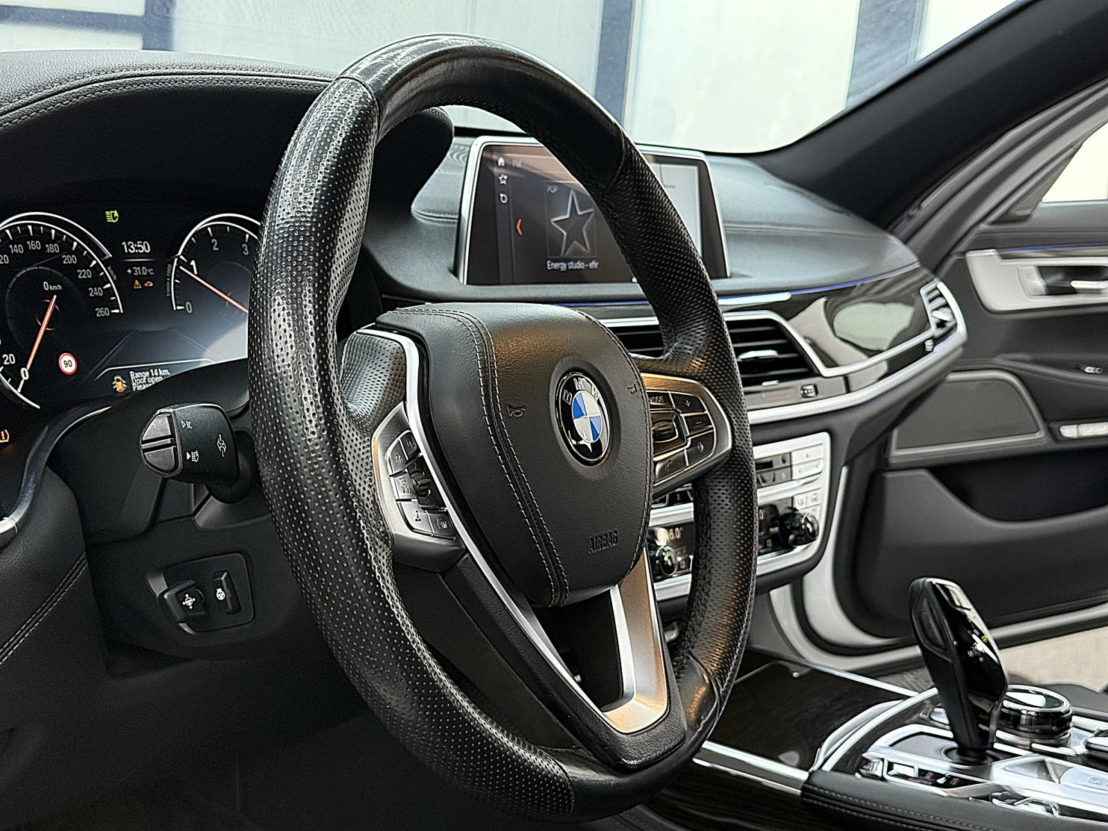 BMW 740 Xdrive/Lazer/M-paket/ГЕРМАНИЯ СОБСТВЕН ЛИЗИНГ, снимка 16 - Автомобили и джипове - 55815425