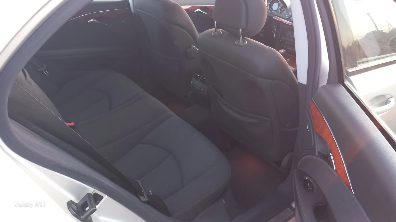 Mercedes-Benz E 320, снимка 11 - Автомобили и джипове - 55965706