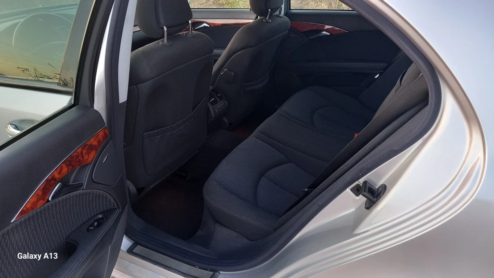 Mercedes-Benz E 320, снимка 5 - Автомобили и джипове - 55965706