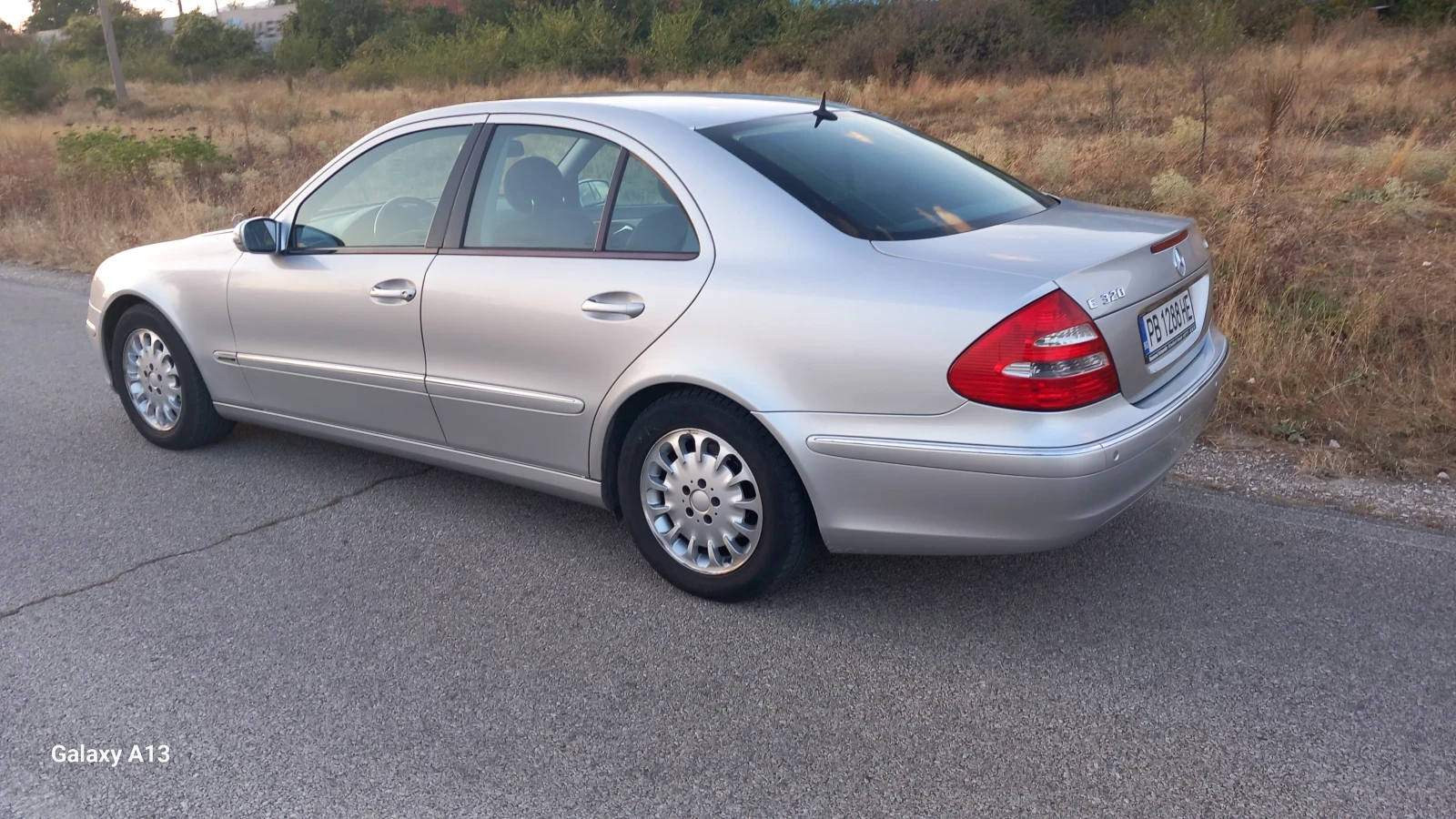 Mercedes-Benz E 320, снимка 3 - Автомобили и джипове - 55965706