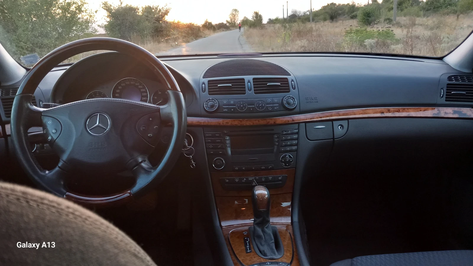 Mercedes-Benz E 320, снимка 6 - Автомобили и джипове - 55965706
