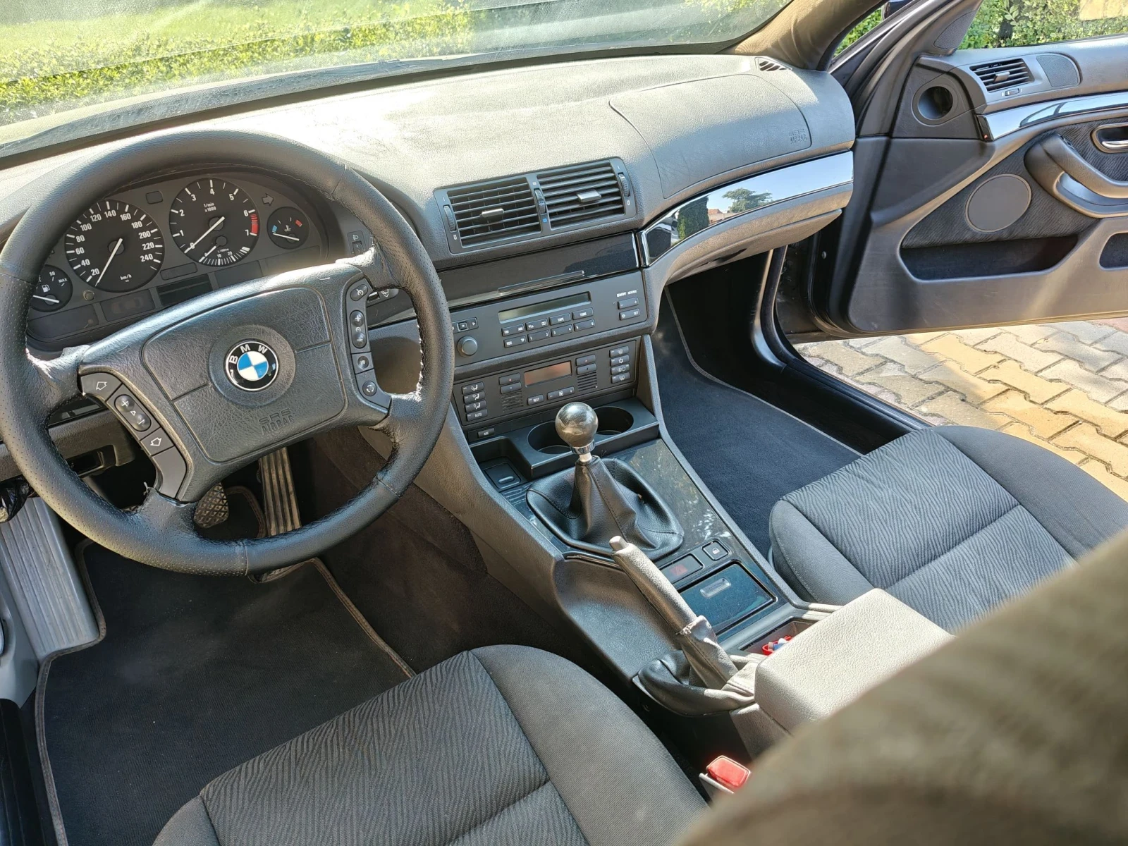 BMW 520, снимка 11 - Автомобили и джипове - 56436999
